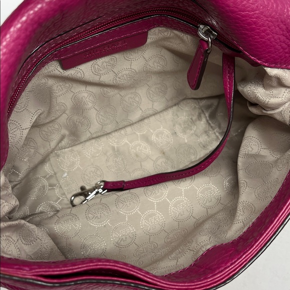 MICHAEL KORS BEDFORD PEBBLED LEATHER FLAP OVER SHOULDER BAG FUSCHIA CROSSBODY - Picture 9 of 17